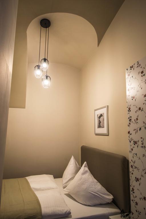 4Bdr Historical Spirit Apt By Ruterra براغ المظهر الخارجي الصورة